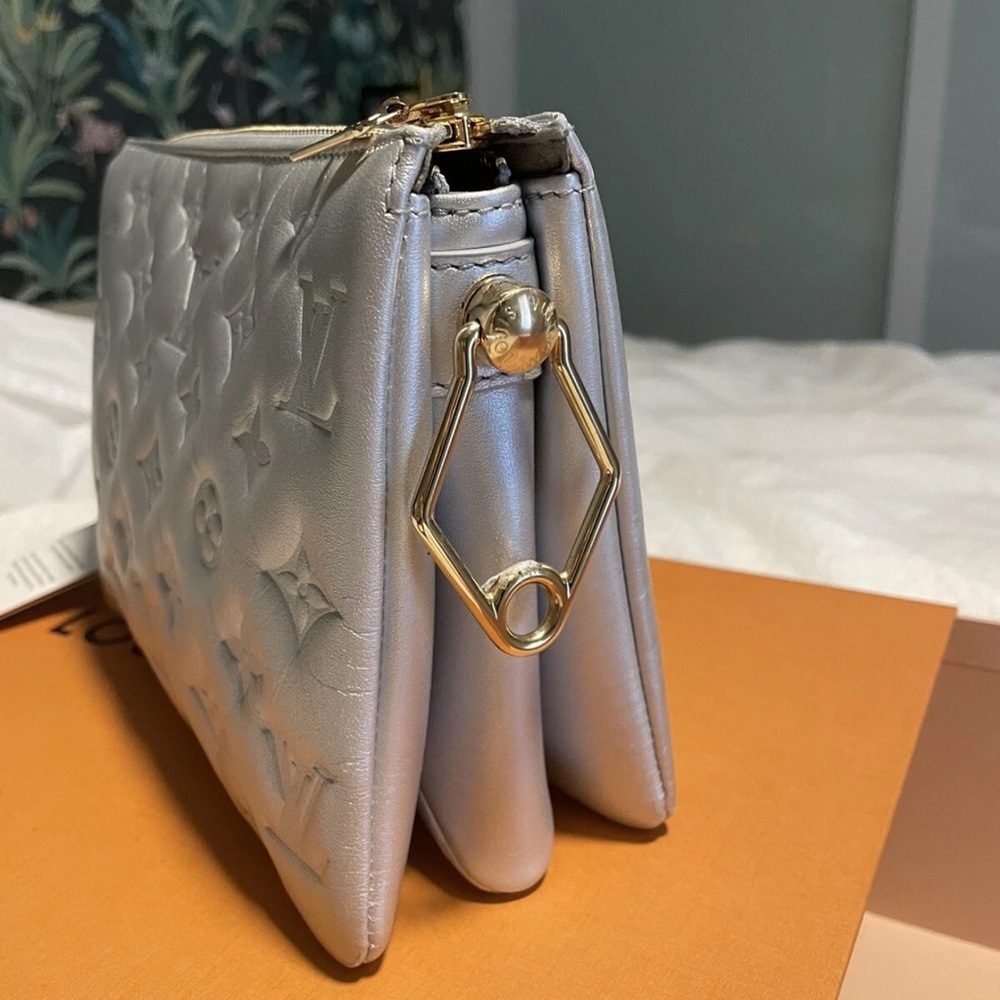 Louis Vuitton Coussin limited edition Silver Embossed Cosmetic Case - Picture 3 of 4
